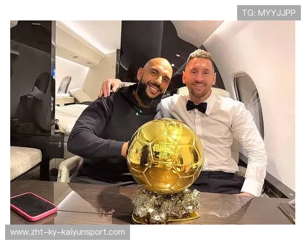 梅西C罗同框热搜！两大球王都进入“告别周期”！足球史上的黄金时代即将告一段落？