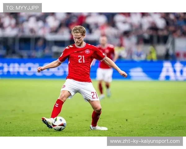 尤尔曼德看好勒沃库森，称其施压时展现强大韧性，尤尔斯曼