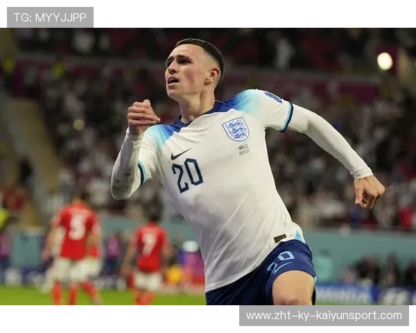 福登与边路球员的联动有效拉伸对手防线,福登左边锋 福登与边路球员的联动有效拉伸对手防线,福登左边锋