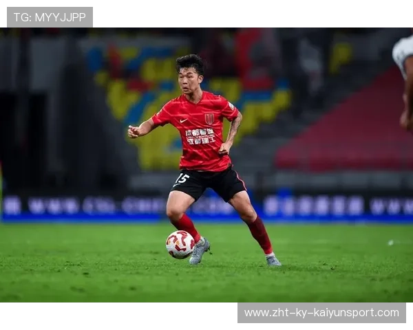 严鼎皓中场调度掌控节奏，辽宁铁人引援显效